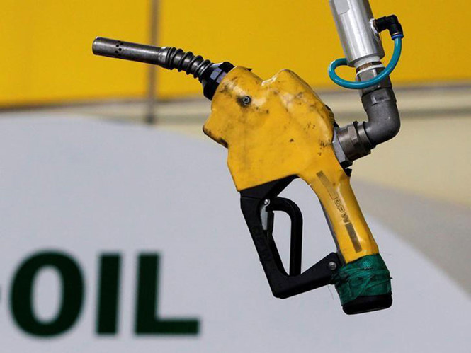Giá dầu tăng mạnh do nổ đường ống dẫn dầu ở Libya